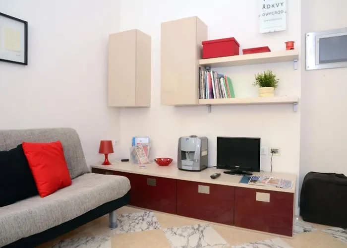 Tiziano Al Duomo - Charming Italy Tour Apartament *
